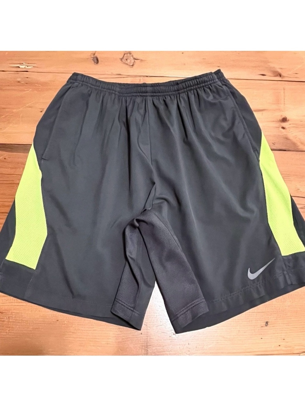 EUC - NIKE Dri-FIT Women’s Running Shorts - pockets, drawstring, stretch